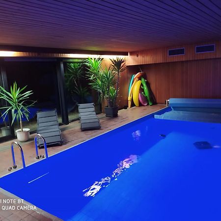 Park Villa Ferienwohnung Mit Pool Und 3 Schlafzimmer Uelzen Esterno foto