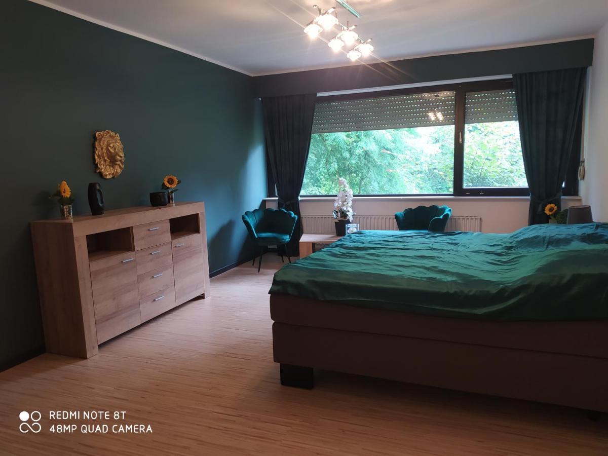 Park Villa Ferienwohnung Mit Pool Und 3 Schlafzimmer Uelzen Esterno foto