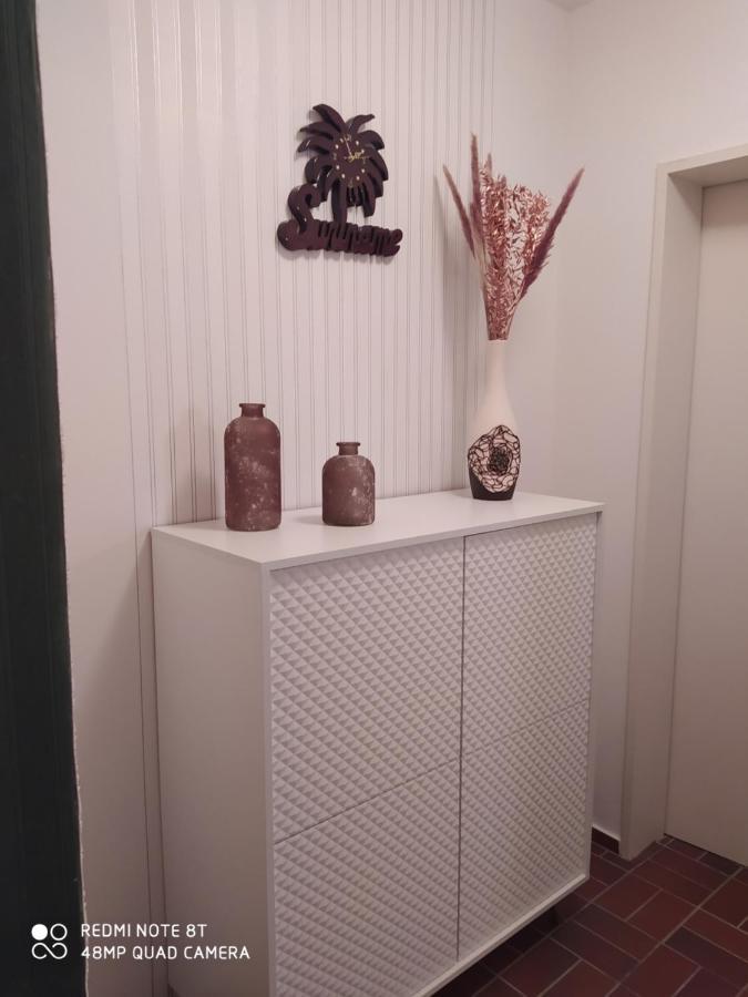 Park Villa Ferienwohnung Mit Pool Und 3 Schlafzimmer Uelzen Esterno foto