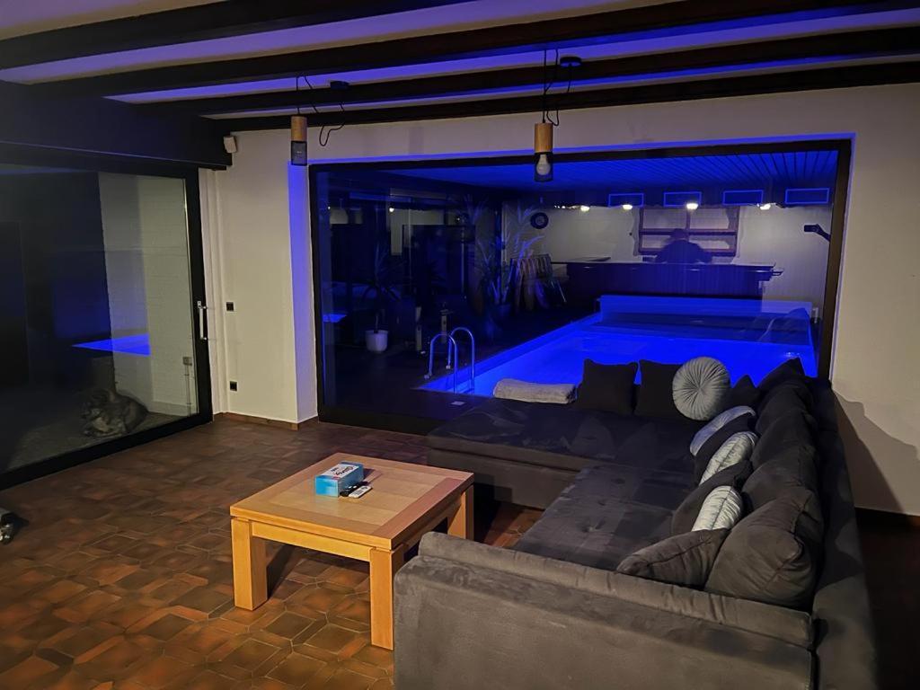 Park Villa Ferienwohnung Mit Pool Und 3 Schlafzimmer Uelzen Esterno foto